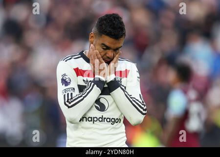 LONDON, UK - 27. Oktober 2024: Casemiro von Manchester United reagiert nach dem Spiel der Premier League zwischen West Ham United und Manchester United im London Stadium (Credit: Craig Mercer/Alamy Live News) Stockfoto