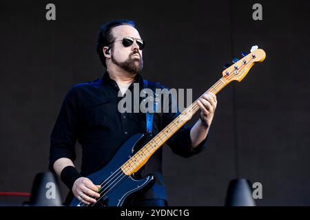 Reggio Emilia, Italien. März 2024. Mark Damon von The Pretty Reconess tritt am 25. Mai 2024 in der RCF Arena Campovolo in Reggio Emilia auf. (Foto: Roberto Finizio/NurPhoto) Credit: NurPhoto SRL/Alamy Live News Stockfoto