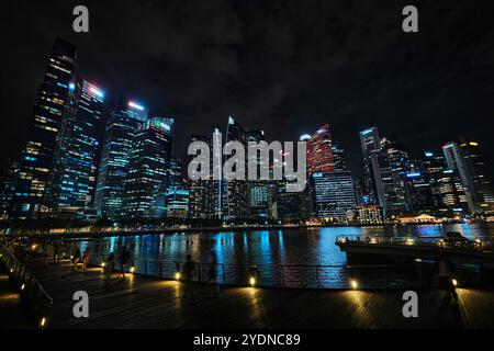 Singapur - 13. August 2024: Wolkenkratzer im Marina Bay Financial Centre Stockfoto