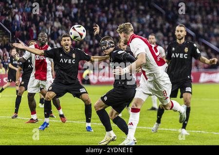 Amsterdam, Niederlande. Oktober 2024. AMSTERDAM, 27-10-2024, Johan Cruijff Arena, Saison 2024/2025. Niederländischer eredivisie-Fußball. Ajax-Spieler Kenneth Taylor heas. Beschreibung: Pro Shots/Alamy Live News Stockfoto
