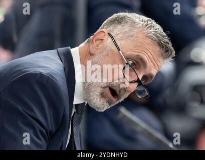 München, Deutschland. Oktober 2024. Mark French (Cheftrainer, ERC Ingolstadt Panther). GER, EHC Red Bull München vs. ERC Ingolstadt Panther, Eishockey, DEL, 13. Spieltag, Saison 2024/2025, 27.10.2024. Foto: Eibner-Pressefoto/Franz feiner Credit: dpa/Alamy Live News Stockfoto