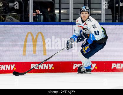 München, Deutschland. Oktober 2024. Charles Bertrand (ERC Ingolstadt Panther, #33). GER, EHC Red Bull München vs. ERC Ingolstadt Panther, Eishockey, DEL, 13. Spieltag, Saison 2024/2025, 27.10.2024. Foto: Eibner-Pressefoto/Franz feiner Credit: dpa/Alamy Live News Stockfoto