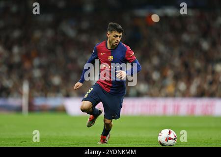 Madrid, Spanien. Oktober 2024. Pedri (Barcelona) Fußball/Fußball : spanisches Spiel "LaLiga EA Sports" zwischen Real Madrid CF 0-4 FC Barcelona im Estadio Santiago Bernabeu in Madrid, Spanien. Quelle: Mutsu Kawamori/AFLO/Alamy Live News Stockfoto