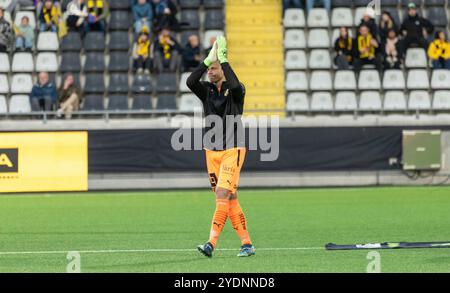 Göteborg, Schweden. Oktober 2024. Torhüter von BK Häcken feierte vor dem Auftakt im Spiel gegen Halmstads BK. Quelle: Per Ljung/Alamy Live News Stockfoto