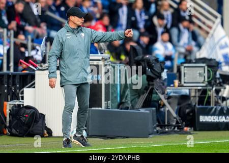 Bochum, Deutschland. Oktober 2024. BOCHUM - 27. OKTOBER: VfL Bochum-Cheftrainer Markus Feldhoff gestubt beim Bundesliga-Spiel zwischen VfL Bochum 1848 und FC Bayern München am 27. Oktober 2024 im Vonovia Ruhrstadion in Bochum. (Foto: Rene Nijhuis/MB Media) Credit: MB Media Solutions/Alamy Live News Stockfoto