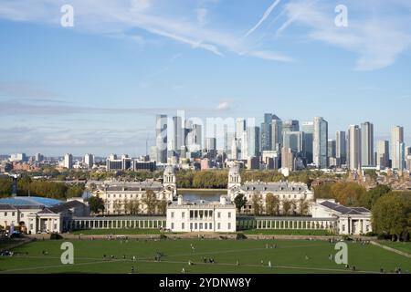 Greater London, Großbritannien. Oktober 2024. Wetter in Großbritannien. Wärmer als der normale Herbstsonntag im Greenwich Park, die Öffentlichkeit strömen zum Park, um die dringend benötigte Sonne und frische Luft im Freien zu genießen. England Großbritannien. Quelle: Xiu Bao/Alamy Live News Stockfoto