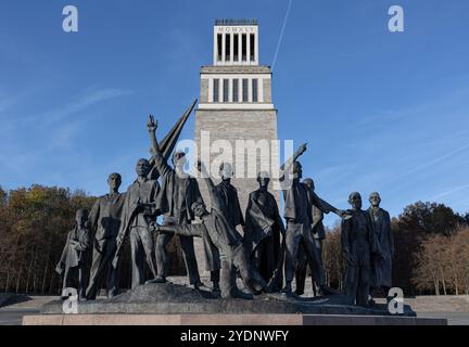 Weimar, Deutschland. Oktober 2024. Blick auf die Gedenkstätte Buchenwald, ein ehemaliges Konzentrationslager bei Weimar in Thüringen. Tausende Juden und andere Gefangene starben im Lager Buchenwald während des Zweiten Weltkriegs unter schrecklichen Bedingungen (Foto: © Vasily Krestyaninov/SOPA images via ZUMA Press Wire) NUR REDAKTIONELLE VERWENDUNG! Nicht für kommerzielle ZWECKE! Stockfoto