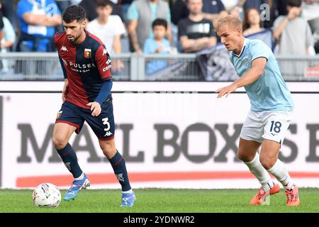 Rom, Latium. Oktober 2024. Martin Aaron von Genua, Gustav Isaksen von der SS Latium während des Spiels der Serie A zwischen Lazio und Genua im Olympiastadion, Italien, 27. Oktober 2024. Gutschrift: massimo insabato/Alamy Live News Stockfoto