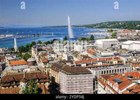 Der Jet d’Eau oder La Rade Brunnen sendet einen Wasserstrahl 460 Meter vom Genfer See in Genf, Schweiz. Der ursprünglich 188 als Sicherheitsventil für das städtische Hydrauliknetz errichtete Brunnen ist der höchste Brunnen der Welt. Stockfoto
