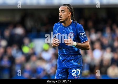 Malo Gusto aus Chelsea während des Premier League-Spiels Chelsea gegen Newcastle United in Stamford Bridge, London. Oktober 2024. (Foto: Cody Froggatt/News Images) in London, Großbritannien am 27.10.2024. (Foto: Cody Froggatt/News Images/SIPA USA) Credit: SIPA USA/Alamy Live News Stockfoto