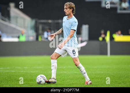 Rom, Frankreich, Italien. Oktober 2024. Nicolo ROVELLA von Latium Rom während des Spiels der Serie A zwischen SS Lazio und Genua CFC im Stadio Olimpico am 27. Oktober 2024 in Rom. (Kreditbild: © Matthieu Mirville/ZUMA Press Wire) NUR REDAKTIONELLE VERWENDUNG! Nicht für kommerzielle ZWECKE! Stockfoto