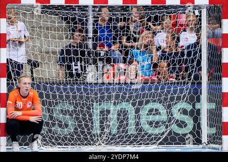 Larvik 20241027. Niederländische Torhüterin Yara ten holte während des internationalen Handballspiels zwischen Norwegen und den Niederlanden in der Jotron Arena, vor dem Handball EC in Österreich, Ungarn und der Schweiz im Dezember. Foto: Beate Oma Dahle / NTB Stockfoto