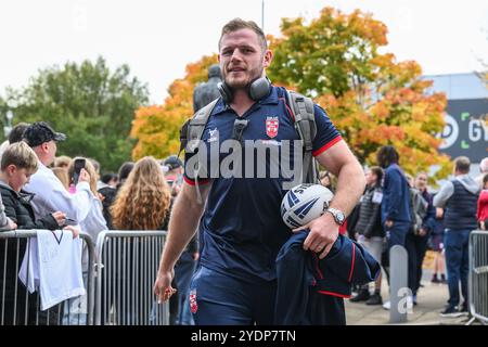 Tom Burgess aus England kommt am 27. Oktober 2024 im Brick Community Stadium, Wigan, Großbritannien, vor dem ABK Beer Internationals Series Match England gegen Samoa (Foto: Craig Thomas/News Images) in, am 27. Oktober 2024. (Foto: Craig Thomas/News Images/SIPA USA) Credit: SIPA USA/Alamy Live News Stockfoto