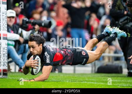 Toulouse, Frankreich. Oktober 2024. Ange Capuozzo aus Toulouse erzielte beim Spiel der besten 14 Rugby-union der französischen Meisterschaft zwischen Stade Toulousain und RC Toulon am 27. Oktober 2024 im Stadion de Toulouse in Toulouse, Frankreich - Foto Nathan Barange/DPPI Credit: DPPI Media/Alamy Live News Stockfoto