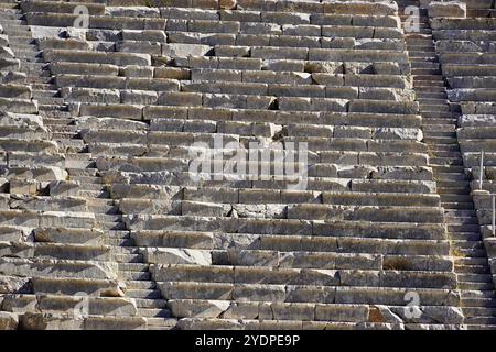 Blick auf das berühmte antike Theater des Asklepios-Heiligtums in Epidavros, Griechenland Stockfoto