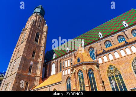 Äußere und Turm der St.-Elisabeths-Kirche aus dem 14. Jahrhundert, Breslau, Polen Stockfoto