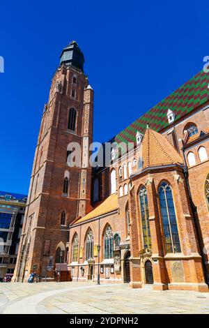 Äußere und Turm der St.-Elisabeths-Kirche aus dem 14. Jahrhundert, Breslau, Polen Stockfoto