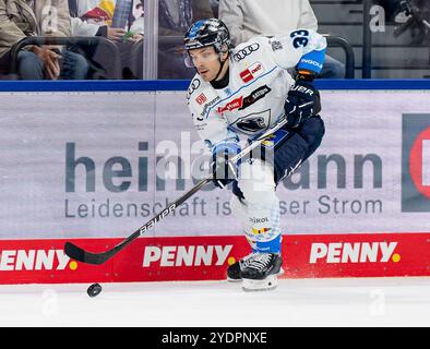 München, Deutschland. Oktober 2024. Charles Bertrand (ERC Ingolstadt Panther, #33). GER, EHC Red Bull München vs. ERC Ingolstadt Panther, Eishockey, DEL, 13. Spieltag, Saison 2024/2025, 27.10.2024. Foto: Eibner-Pressefoto/Franz feiner Credit: dpa/Alamy Live News Stockfoto