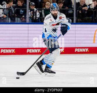 München, Deutschland. Oktober 2024. Morgan Ellis (ERC Ingolstadt Panther, Nr. 4). GER, EHC Red Bull München vs. ERC Ingolstadt Panther, Eishockey, DEL, 13. Spieltag, Saison 2024/2025, 27.10.2024. Foto: Eibner-Pressefoto/Franz feiner Credit: dpa/Alamy Live News Stockfoto