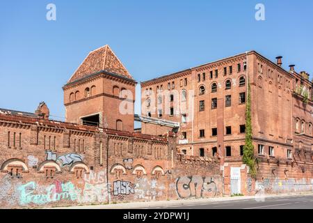 Rote Backsteinbauten der ehemaligen Bärenquell-Brauerei - ein denkmalgeschütztes Gebäude in Berlin Niederschöneweide Obrikatstraße View, Deutschland, Erurope Stockfoto