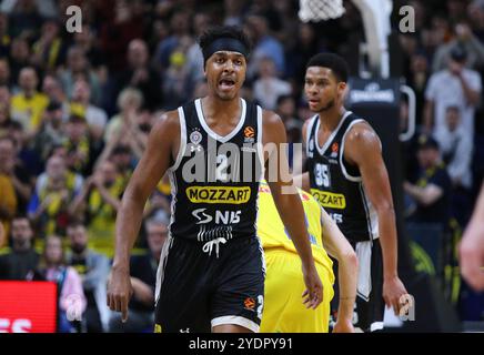 Berlin, 4. April 2024: Zach LEDAY von Partizan Belgrad (#2) tritt während des Basketballspiels der Turkish Airlines EuroLeague gegen ALBA Berlin in der Uber Arena in Berlin auf Stockfoto