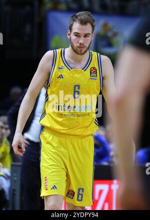 Berlin – 4. April 2024: Malte DELOW von ALBA Berlin (#6) reagiert beim Basketballspiel der Turkish Airlines EuroLeague gegen Partizan Belgrad in der Uber Arena in Berlin Stockfoto