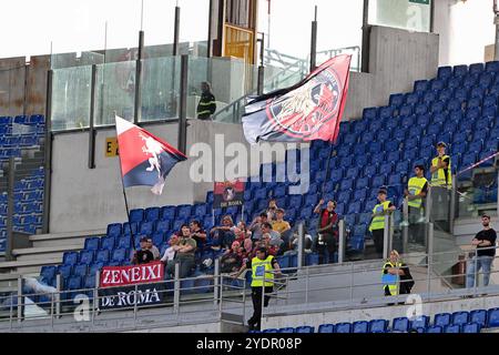 Roma, Italien. Oktober 2024. Stadio Olimpico, Roma, Italien - Genua-Fans während der Serie A EniLive Football Match, Lazio vs Genua, 27. Oktober 2024 (Foto: Roberto Ramaccia/SIPA USA) Credit: SIPA USA/Alamy Live News Stockfoto