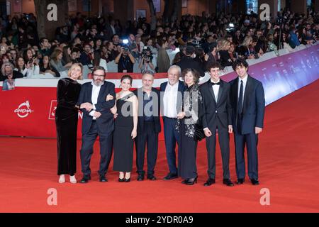 Rom, Italien. Oktober 2024. Cast besucht den roten Teppich von „Storia di una Notte“ während der neunzehnten Ausgabe des Rome Film fest am 26. Oktober 2024 (Foto: Matteo Nardone/Pacific Press/SIPA USA) Credit: SIPA USA/Alamy Live News Stockfoto