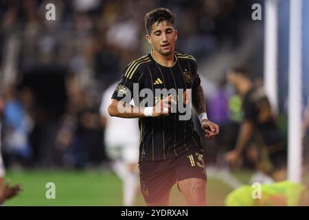 Los Angeles, Kalifornien, USA. Oktober 2024. Los Angeles FC Stürmer CRISTIAN OLIVERA (13) feiert, nachdem er während eines Audi MLS Cup Playoff Spiels zwischen Vancouver Whitecaps FC und Los Angeles FC im BMO Stadium in Los Angeles, Kalifornien, ein Tor geschossen hat. (Kreditbild: © Brenton TSE/ZUMA Press Wire) NUR REDAKTIONELLE VERWENDUNG! Nicht für kommerzielle ZWECKE! Stockfoto