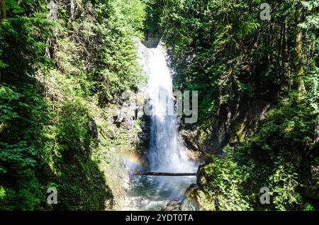 Cascade Falls liegt nordöstlich von Mission, BC, Kanada Stockfoto