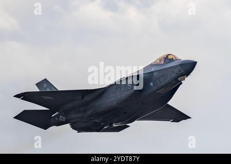 F-35A Lightning funktioniert. Die U.S. Air Force Thunderbirds war vom 26. Bis 27. Oktober 2024 als Headliner der Atlanta Air Show auf dem Atlanta Regional Airport/Falcon Field in Peachtree City, Georgia, USA. (Foto: Phil Mistry / PHIL FOTO) Stockfoto