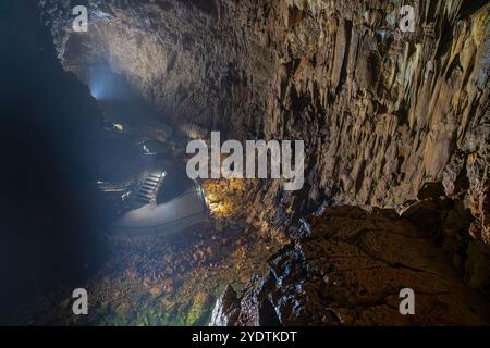 Die Stiffe Caves sind ein Karstkomplex im Regionalen Naturpark Sirente-Velino. San Demetrio nei Vestini, Provinz L'Aquila, Abruzzen, Stockfoto