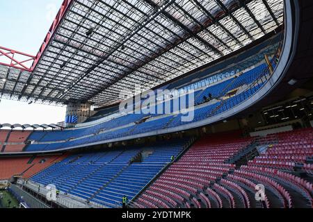 Mailand, Italien. Oktober 2024. Ein allgemeiner Blick auf das Stadion während des Fußballspiels der Serie A 2024/25 zwischen dem FC Internazionale und Juventus FC im San Siro Stadium Credit: SOPA Images Limited/Alamy Live News Stockfoto