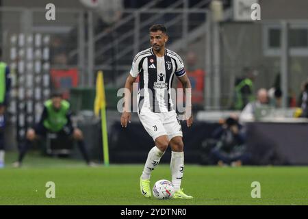 Mailand, Italien. Oktober 2024. Danilo Luiz da Silva von Juventus wurde während der Serie A Enilive zwischen Inter und Juventus im San Siro Stadion in Aktion gesehen. Endpunktzahl: Inter 4:4 Juventus. (Foto: Grzegorz Wajda/SOPA Images/SIPA USA) Credit: SIPA USA/Alamy Live News Stockfoto