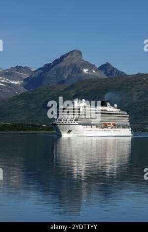 Kreuzfahrtschiff Viking Venus außerhalb des Ladens Blaamannen, Norwegen Tromso, Troms, Norwegen, Europa Stockfoto