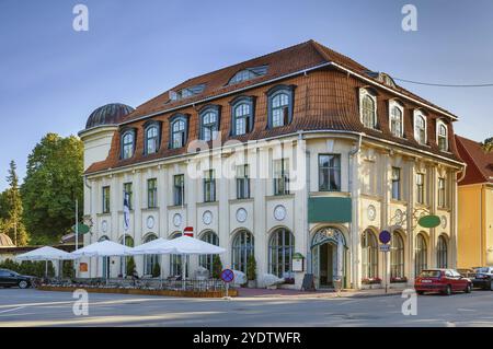 Historisches Gebäude des Hotels im Stadtzentrum von Parnu, Estland, Europa Stockfoto