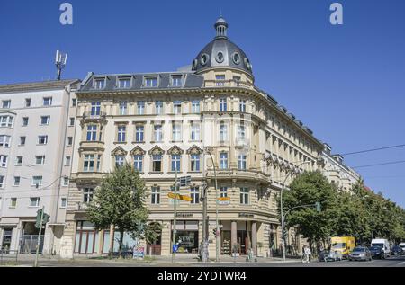 Eckgebäude, Wohn- und Geschäftshaus Torstraße 231 Chausseestraße 1, Mitte, Berlin, Deutschland, Europa Stockfoto