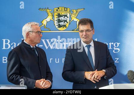 Links Thomas Strobl CDU, STV. Ministerpräsident und Innenminister, rechts Janez LenarÄiÄ, EU-Kommissar für humanitäre Hilfe und Krisenschutz. Einsatzk Stockfoto