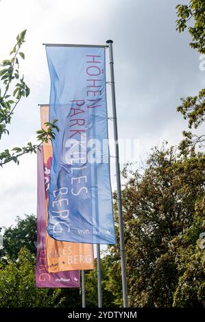 Stuttgart Baden Württemberg Deutschland 13. September 2024 Höhenpark Killesberg, Killesbergpark Banner fliegen vor dem Eingang. Gärten, garten, Stadt, Hohenpark, Hufenpark, parken Stockfoto