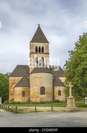 Die romanische Kirche (XII. Jahrhundert), klassifiziert als historisches Denkmal in Saint-Leon-sur-Vezere, Dordogne, Frankreich, Europa Stockfoto