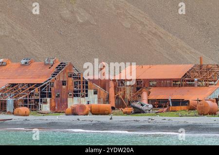 Blick auf die verlassene Walfangstation in Stromness Bay in Südgeorgien, Südmeer und Polarregionen Stockfoto