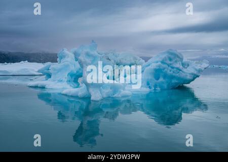 Schwimmende Eisberge im Nuuk-Eisefjord, Westgrönland, Dänemark, Polarregionen Stockfoto