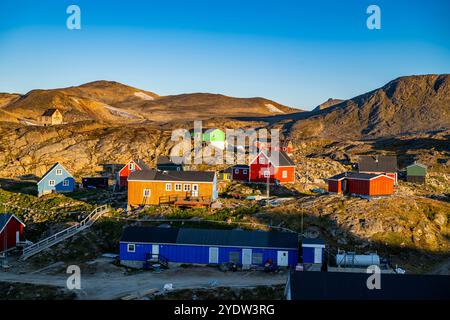 Bunte Häuser, Kulusuk, Grönland, Dänemark, Polarregionen Stockfoto
