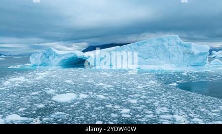 Luftlinie eines Eisbogens im Nuuk-Eisefjord, Westgrönland, Dänemark, Polarregionen Stockfoto