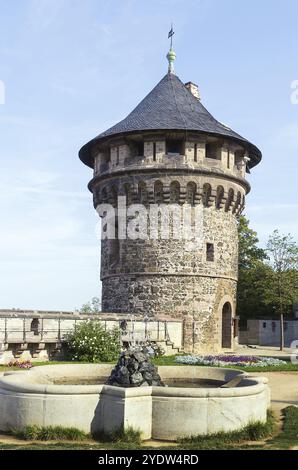 Wernigerode Castle ist eine Burg befindet sich in den Harzer Bergen oberhalb der Stadt Wernigerode. Turm Stockfoto