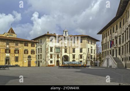 Die Ritter? Piazza dei Cavalieri (italienisch: Piazza dei Cavalieri) ist ein Wahrzeichen in Pisa und der zweite Hauptplatz der Stadt. Dieser Platz war die Politica Stockfoto