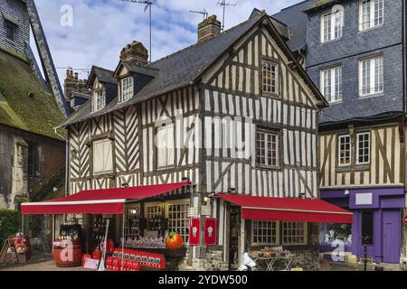 Historisches Holzrahmenhaus in Honfleur, Frankreich, Europa Stockfoto