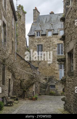 Straße im historischen Zentrum von Dinan, Bretagne, Frankreich, Europa Stockfoto