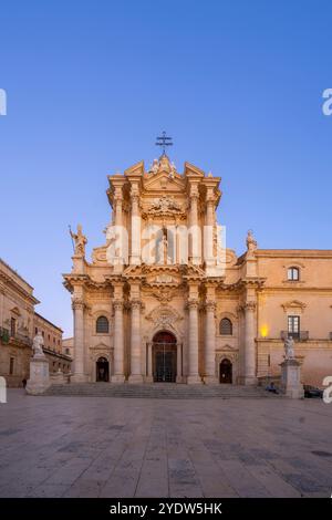 Piazza Duomo, Metropolitan Kathedrale der Geburt der Heiligen Jungfrau Maria, Ortigia, UNESCO, Syrakus, Sizilien Stockfoto