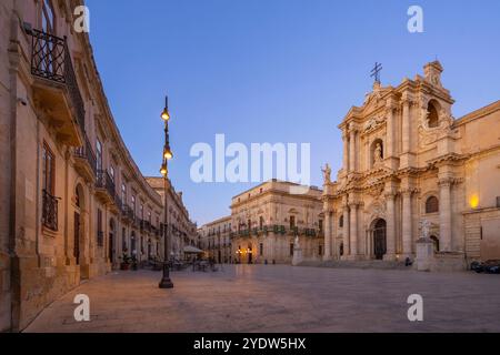 Piazza Duomo, Metropolitan Kathedrale der Geburt der Heiligen Jungfrau Maria, Ortigia, UNESCO, Syrakus, Sizilien Stockfoto